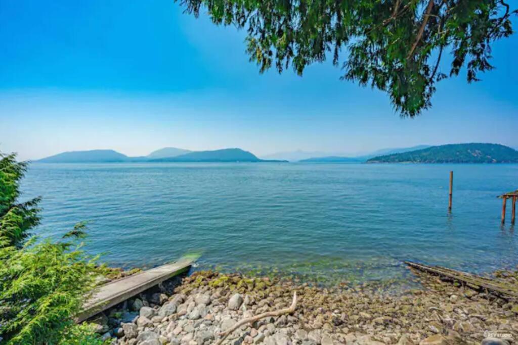 Waterfront Cottage With Superb Coastline Views Західний Ванкувер Екстер'єр фото
