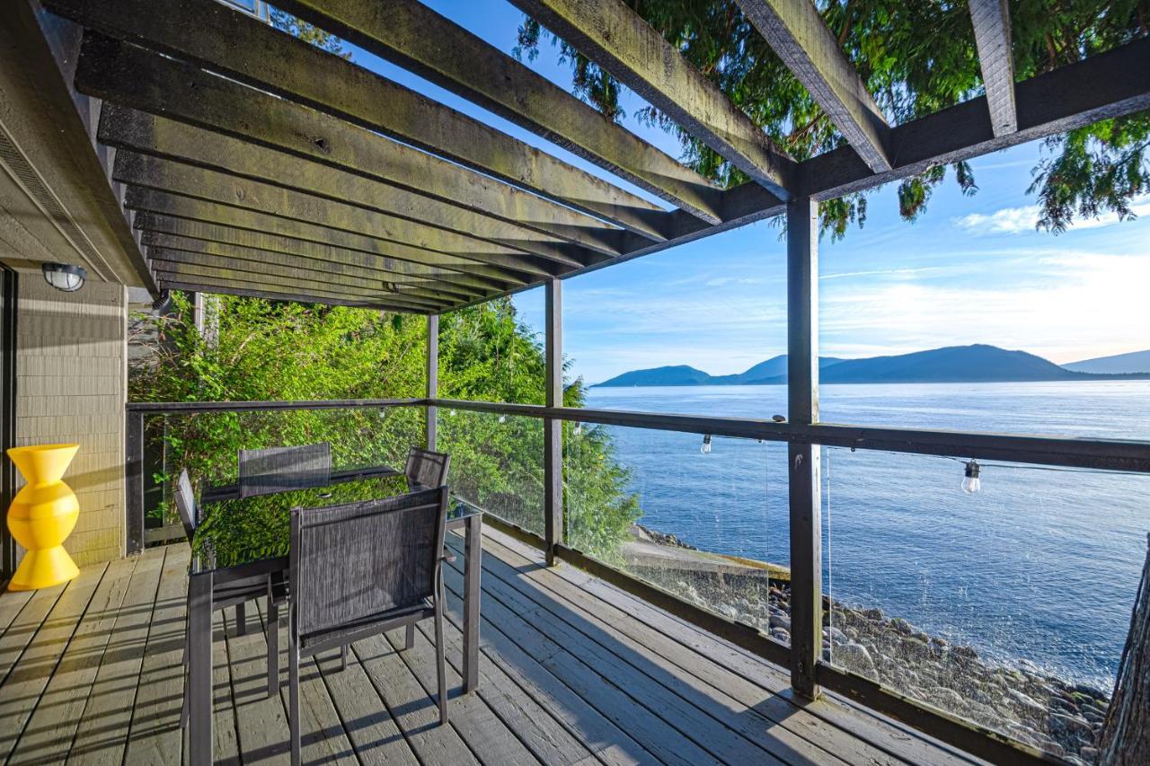 Waterfront Cottage With Superb Coastline Views Західний Ванкувер Екстер'єр фото